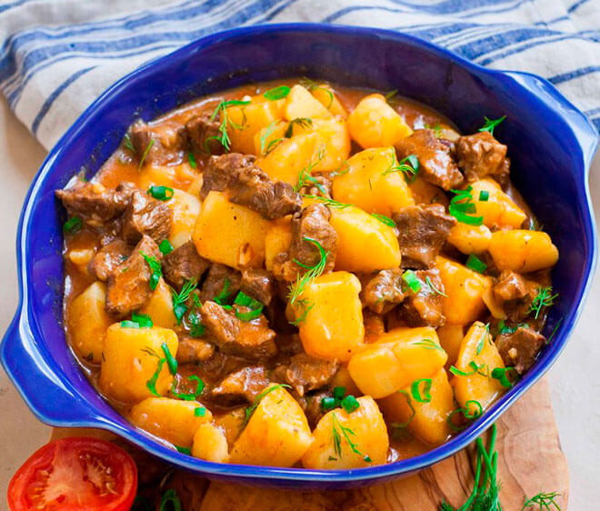 Картофель с тушенкой из говядины