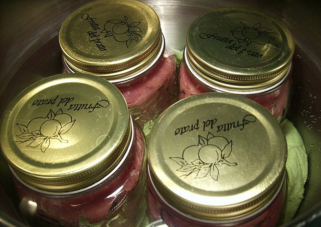 тушенка из свинины в кастрюле рецепты