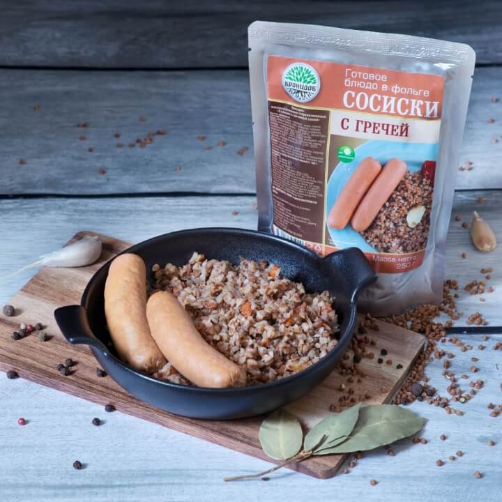 Сосиски с гречей