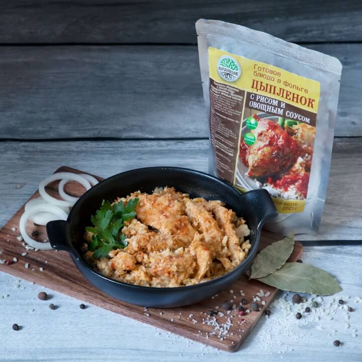 Цыпленок с рисом и соусом	